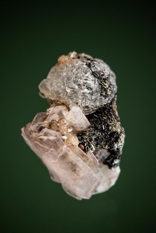 BEHOITE on ALBITE